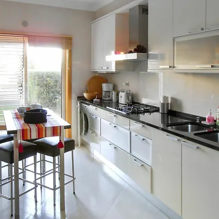 With 2 Bedrooms In Cascais, With Private Pool, Furnished Gar Cascais